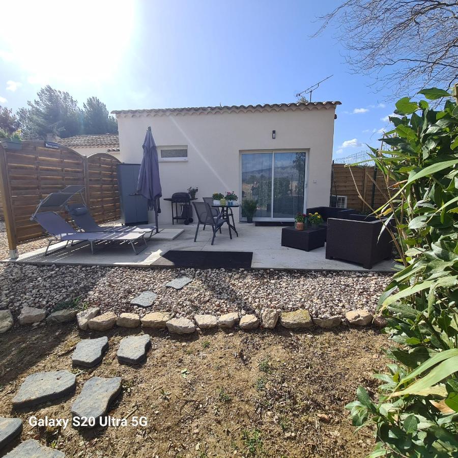 Mas Gabelys Superbe Vue Sainte Victoire Jardin Terrasse Et Piscine Apartman Trets Kültér fotó