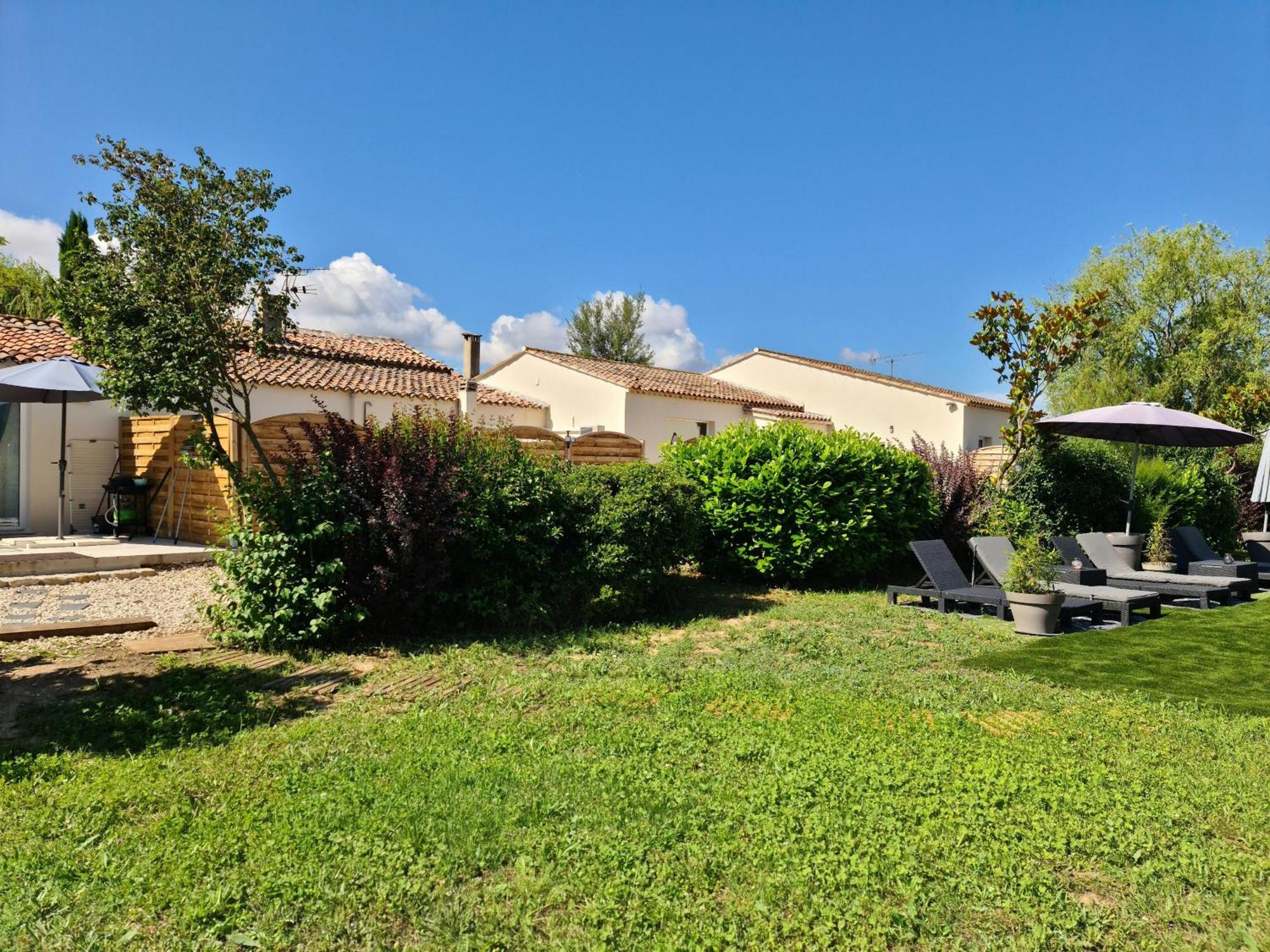 Mas Gabelys Superbe Vue Sainte Victoire Jardin Terrasse Et Piscine Apartman Trets Kültér fotó