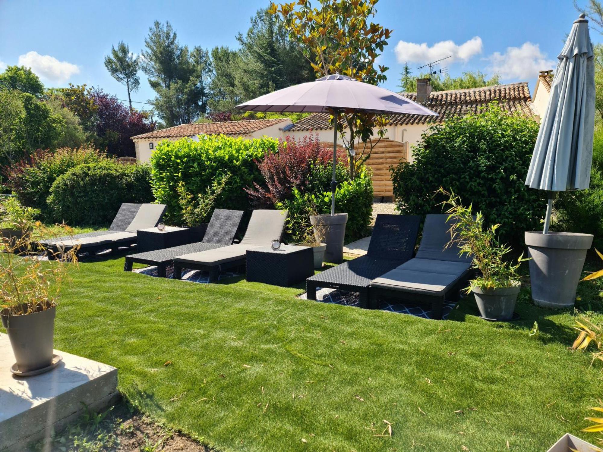 Mas Gabelys Superbe Vue Sainte Victoire Jardin Terrasse Et Piscine Apartman Trets Kültér fotó